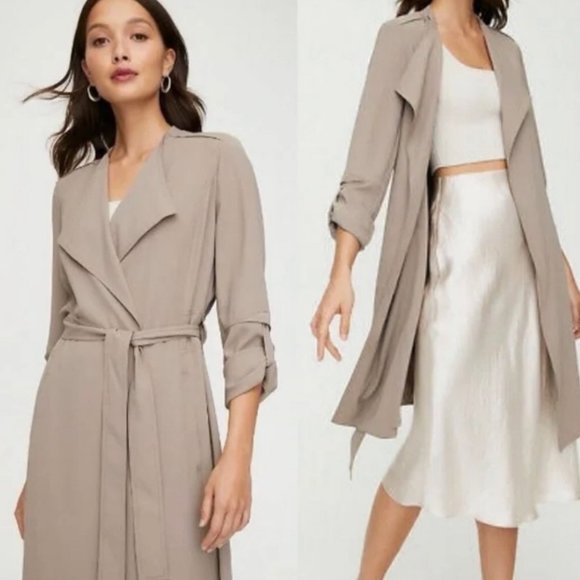 Babaton Jackets & Blazers - 💥HOST PICK💥Babaton Flowy Trench